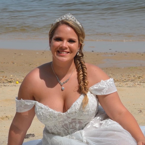 Meet your Posher, Shannon - Picture 1 of 1